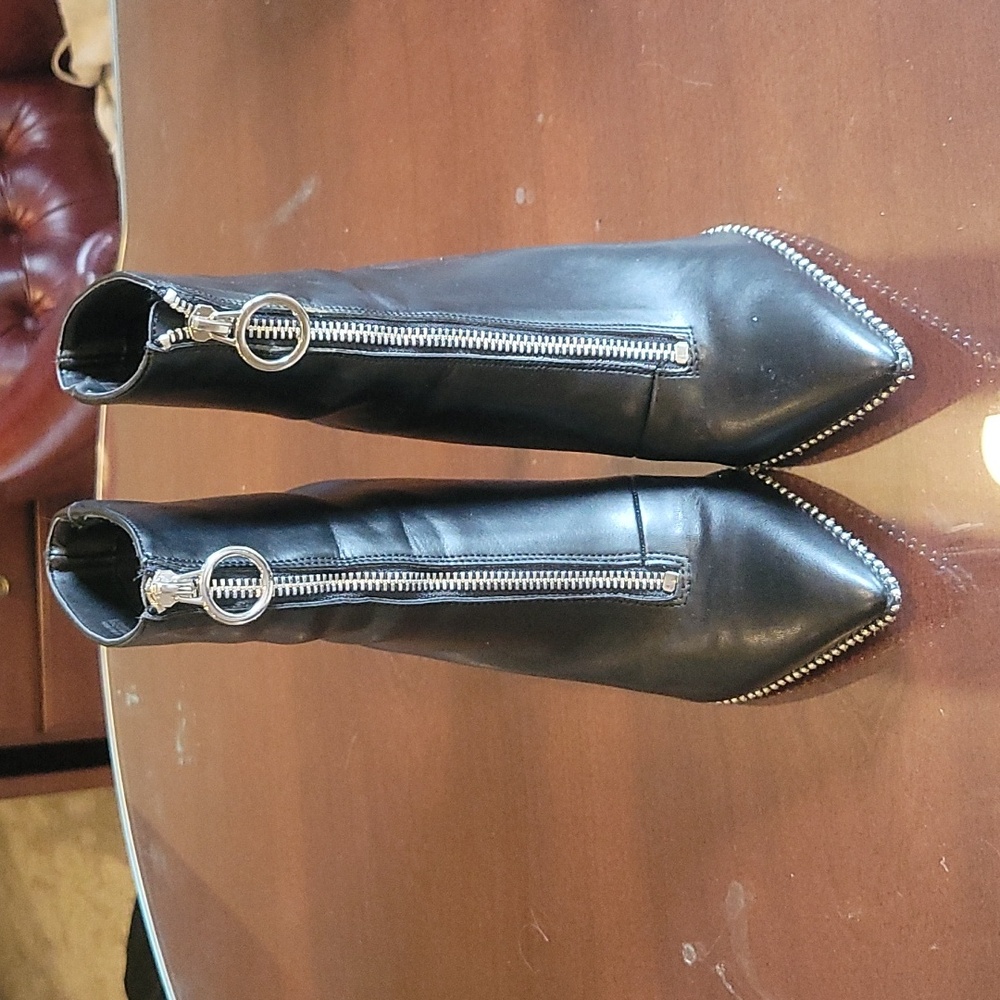 Bar III Boots